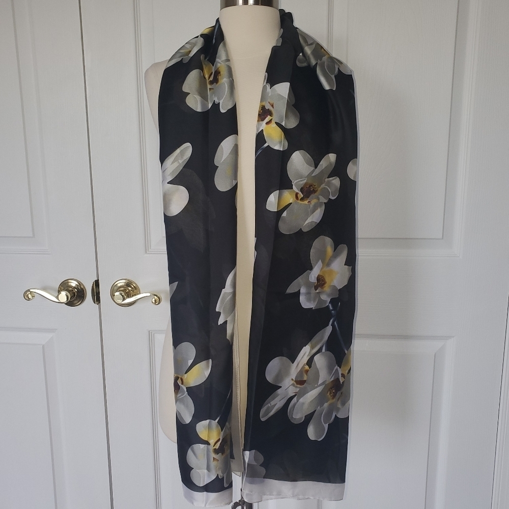 100% silk scarf. NWT.